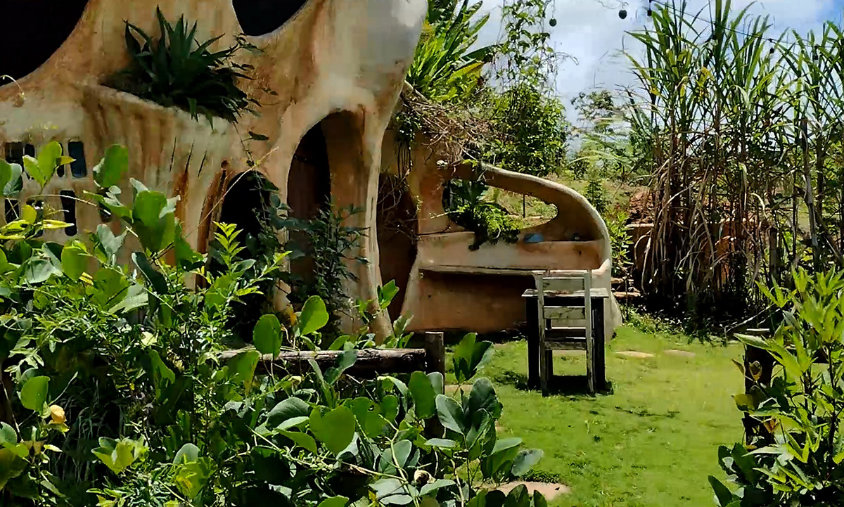 Gaudí Earthship